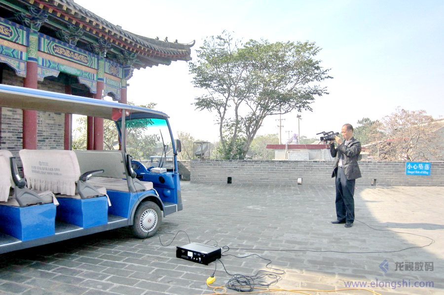 電視臺在現(xiàn)場實時直播：將現(xiàn)場實時直播畫面通過發(fā)射機無線發(fā)射